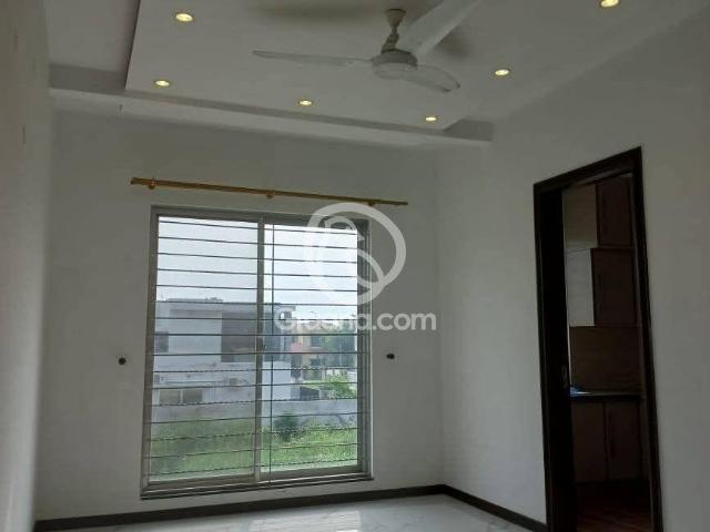 1 Kanal House for Sale