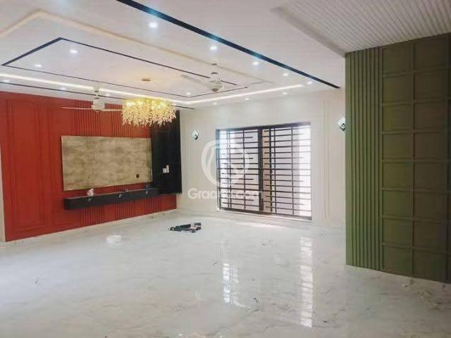 1 Kanal House for Sale
