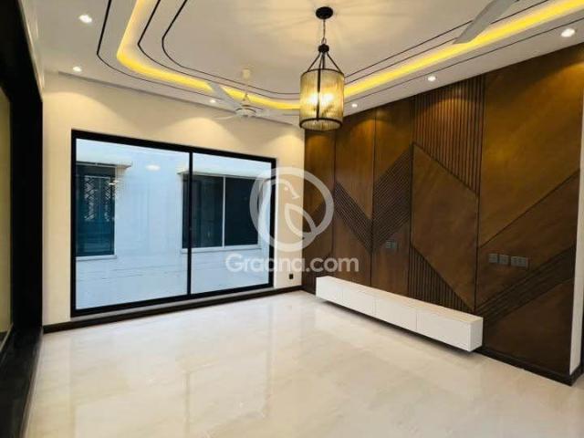 1 Kanal House for Sale