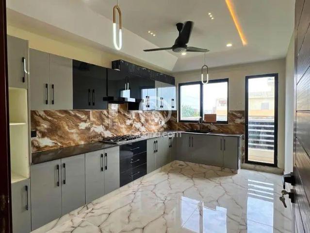 1 Kanal House for Sale
