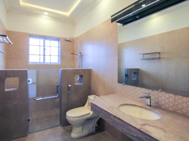 1 Kanal House for Sale