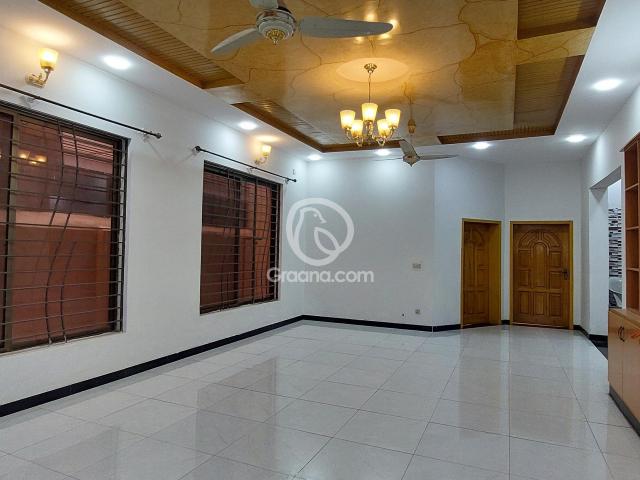 1 Kanal House for Sale