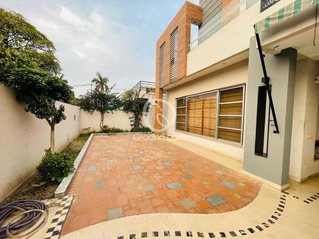 1 Kanal House for Sale