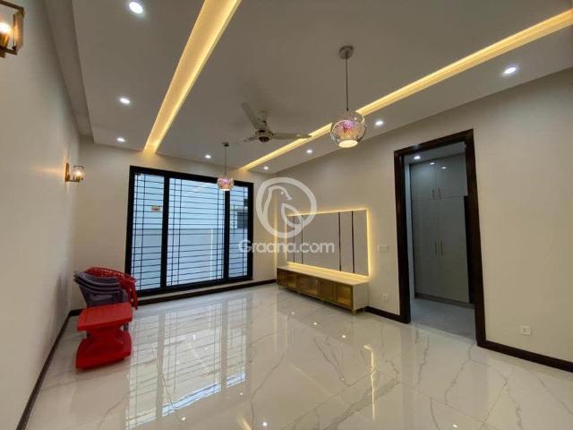 1 Kanal House for Sale