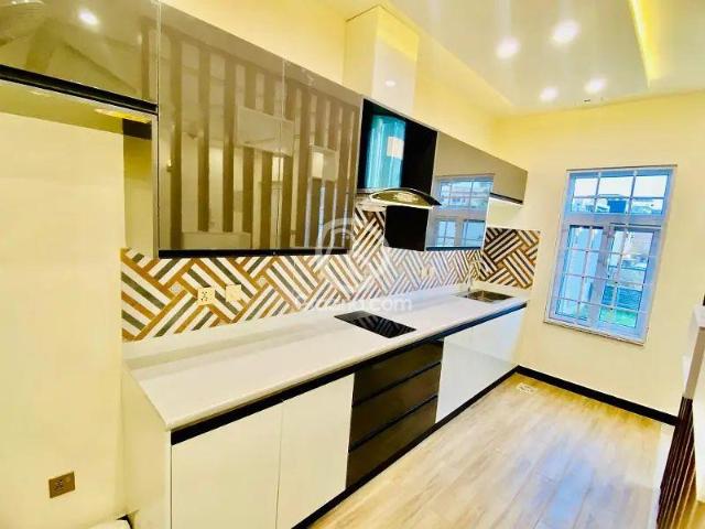 1 Kanal House for Sale