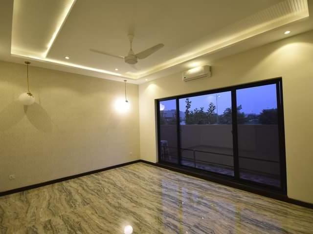 1 Kanal House for Sale