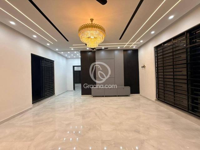 1 Kanal House for Sale