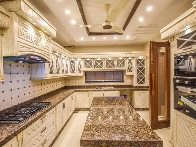1 Kanal House for Sale
