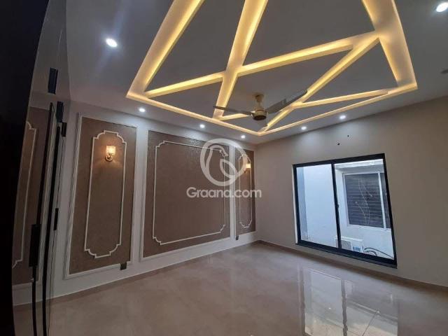 1 Kanal House for Sale