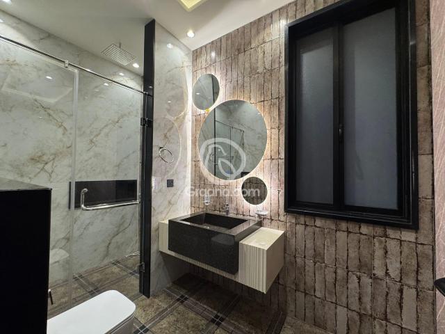 1 Kanal House for Sale