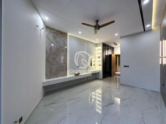 1 Kanal House for Sale
