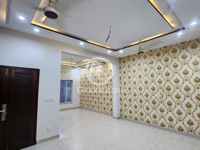 1 Kanal House for Sale