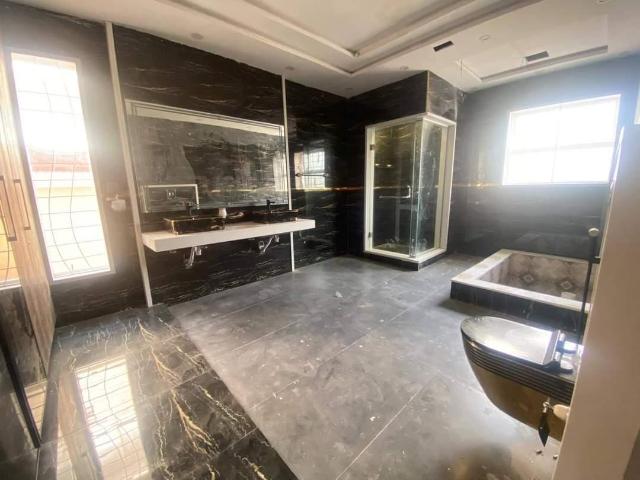 1 Kanal House for Sale
