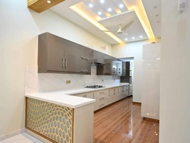 1 Kanal House for Sale