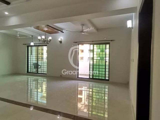1 Kanal House for Sale