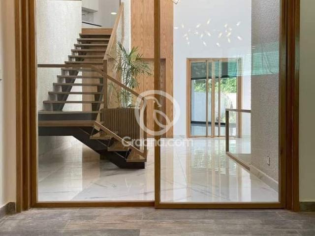 1 Kanal House for Sale