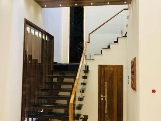 1 Kanal House for Sale