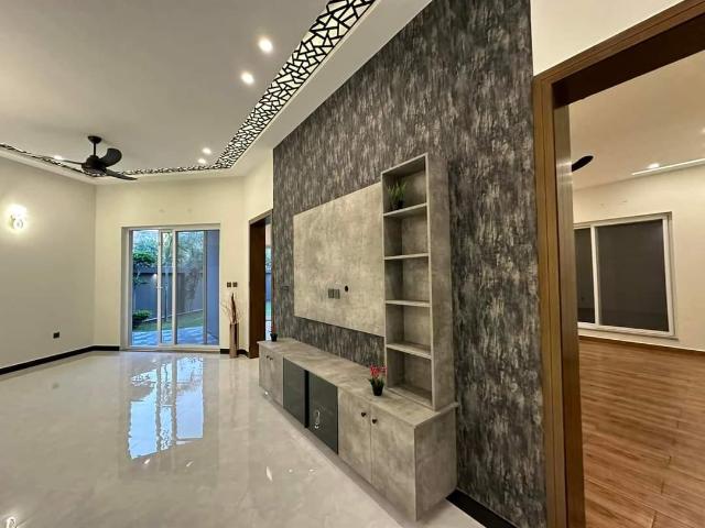 1 Kanal House for Sale