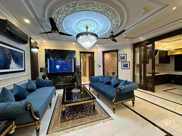 1 Kanal House for Sale