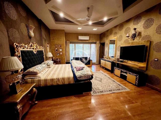 1 Kanal House for Sale