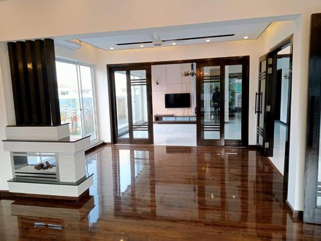 1 Kanal House for Sale