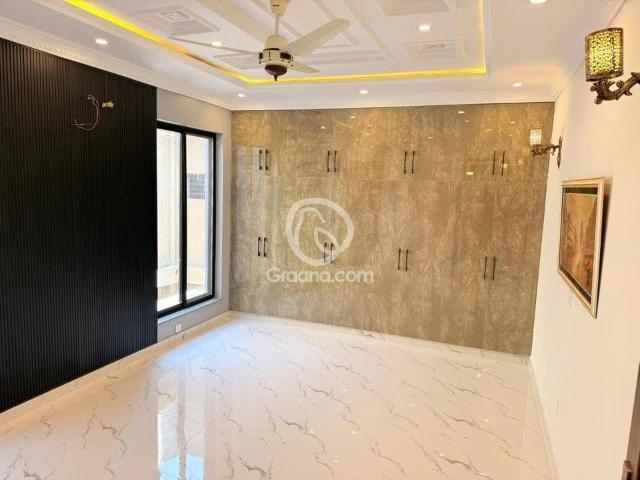 1 Kanal House for Sale