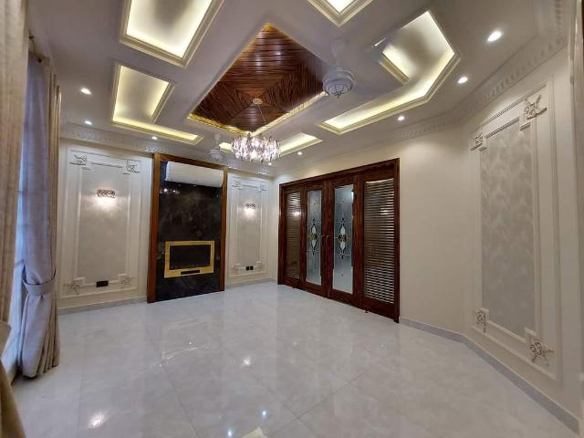 1 Kanal House for Sale