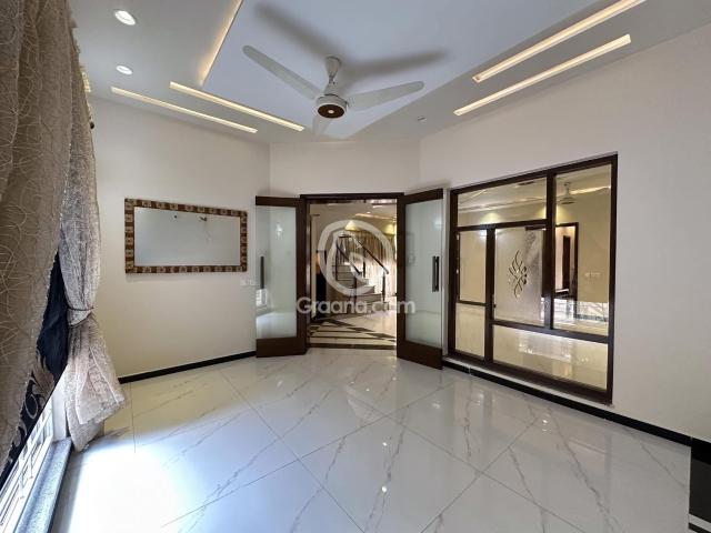 1 Kanal House for Sale