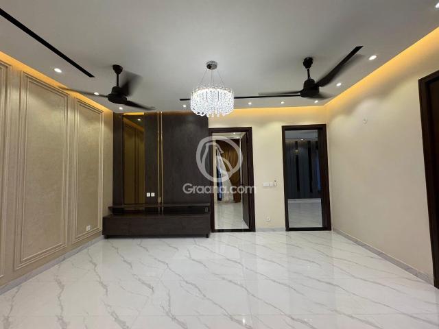 1 Kanal House for Sale