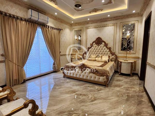1 Kanal House for Sale