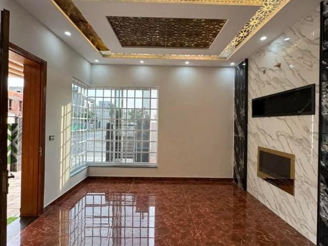 1 Kanal House for Sale