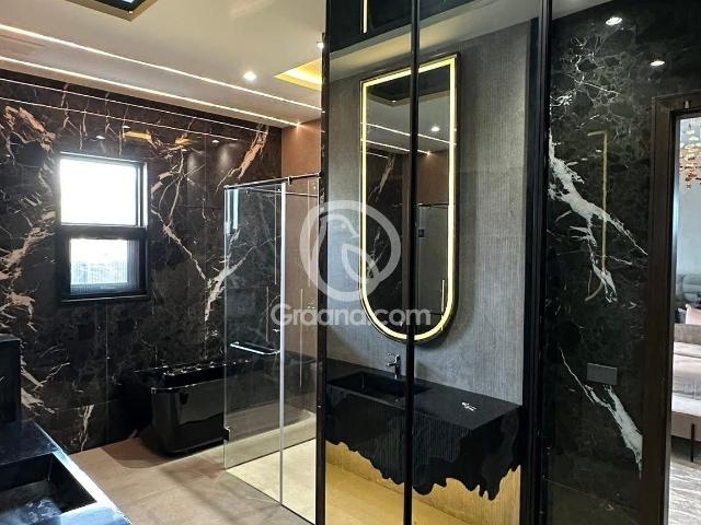 1 Kanal House for Sale