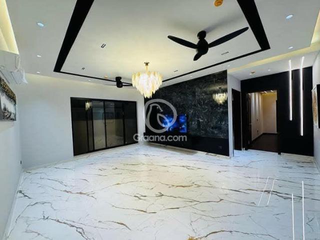 1 Kanal House for Sale