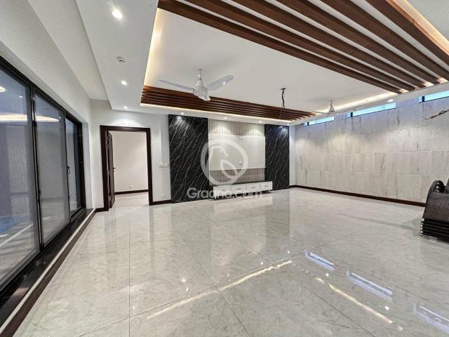 1 Kanal House for Sale