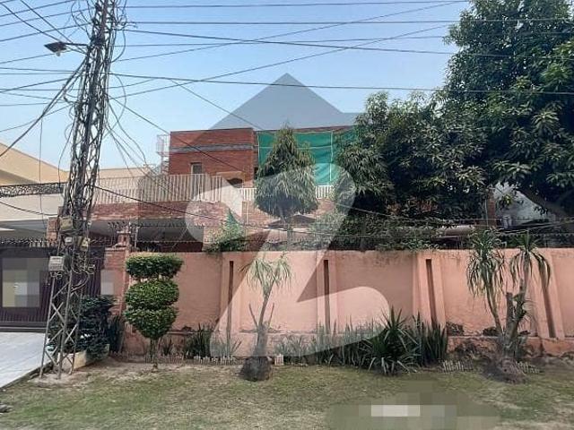 1 Kanal House In Marghzar Officers Colony Best Option