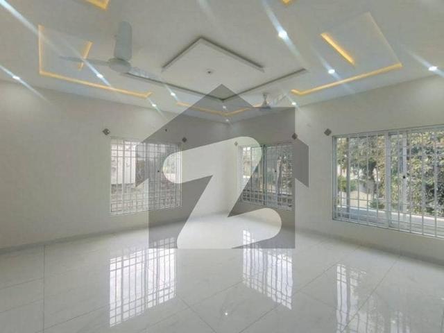 1 Kanal House In I 8/2 Is Best Option