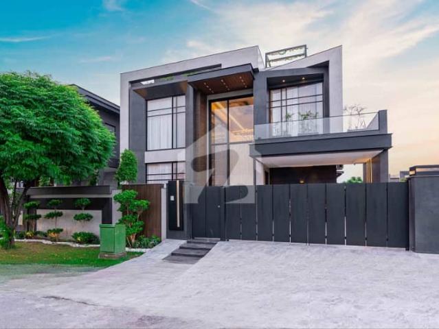 1 Kanal House Top Quality Build Luxurious Beautiful Modern Design Villa Semi Furnished For Sale In DHA Lahore Phase 7 Prime Location