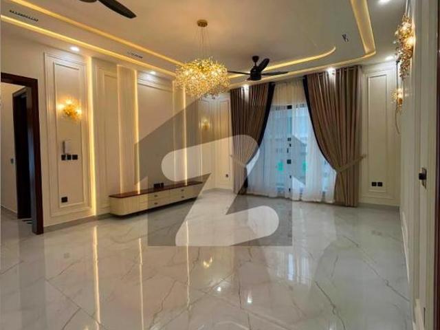 1 kanal luxurious house available for rent in DHA Phase 6