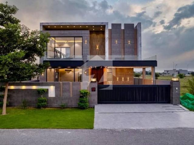 1 Kanal Luxury 5bed Designer House