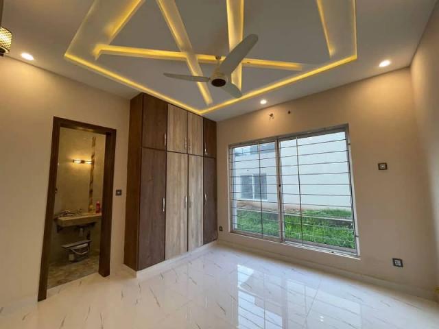 1 Kanal Luxury Upper Portion Lower Lock In Bahria Executive Block Lahore Golf View Residencia ID 81635