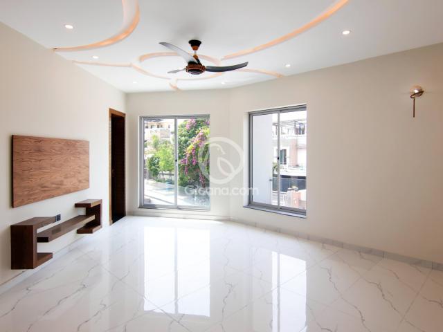 1 Kanal Luxury Designer house for sale