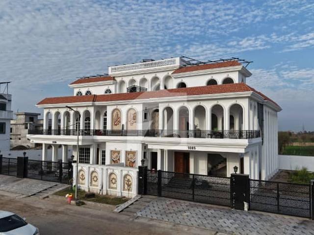 1 Kanal Luxury Farmhouse For Sale In KhayabaneNaveed Solid Construction
