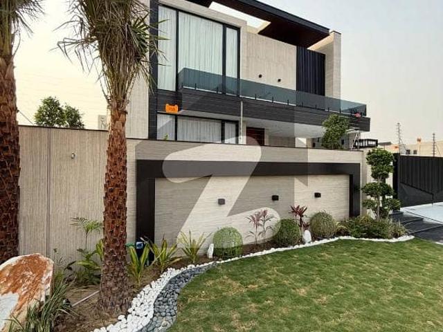 1 Kanal Luxury House Available For Rent