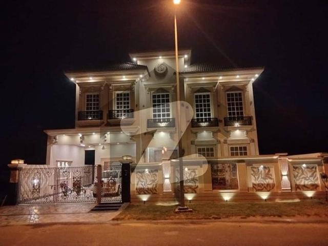 1 Kanal Luxury House For Sale
