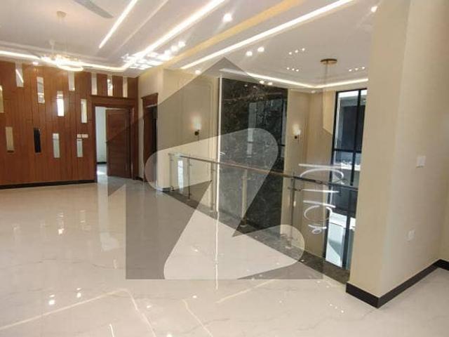 1 Kanal Luxury House For Sale