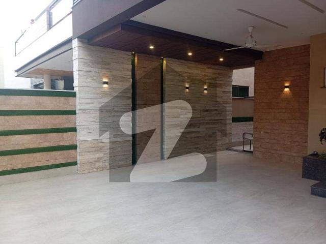 1 kanal luxury house for sale near park
