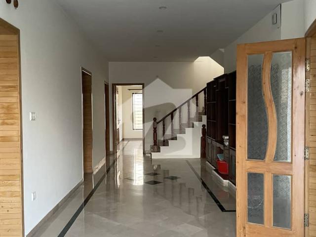 1 Kanal Luxury House For Rent