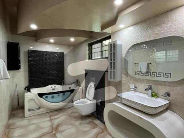 1 Kanal Luxury House For Rent 5 Bedrooms Prime Location DHA Phase 3