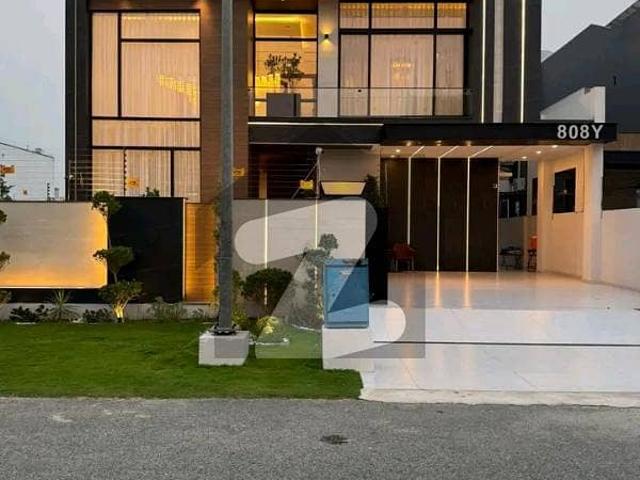 1 kanal Luxury House is Available For Sale in Bahria Town Lahore