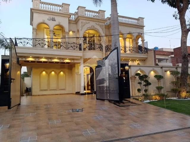 1 Kanal Luxury Semi Furnished Swimming Pool House For Sale In Model Town Lahore
